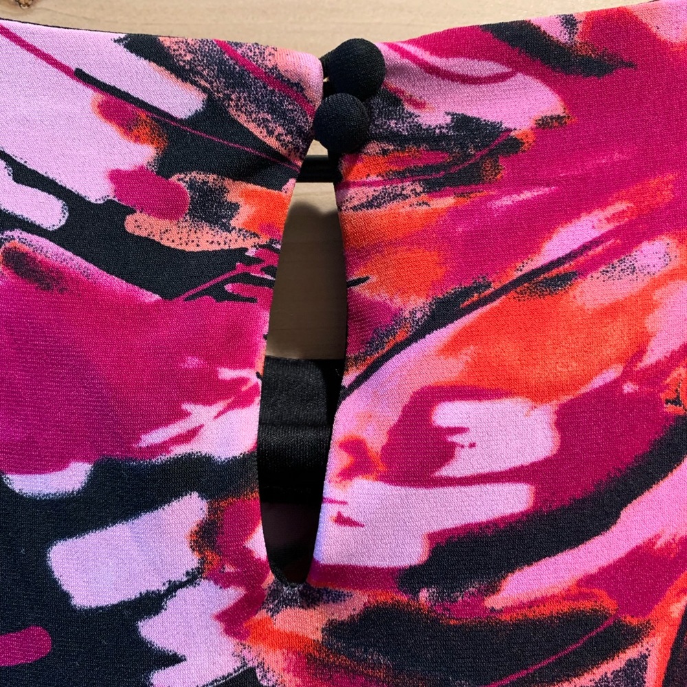 London Style Bright Sleeveless Dress - Picture 3 of 5